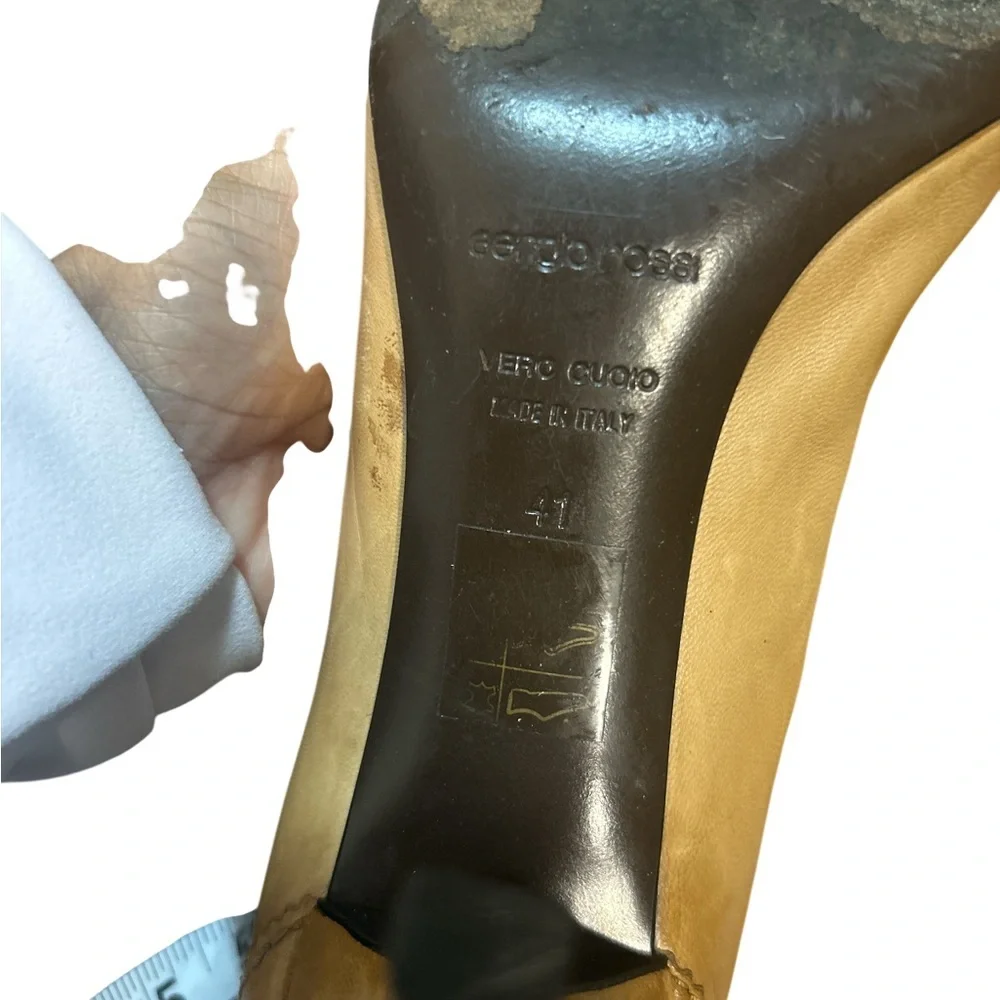 Sergio Rossi Made in Italy Leather Heels Sz 41 | Beige Pointed Toe - Picture 8 of 8